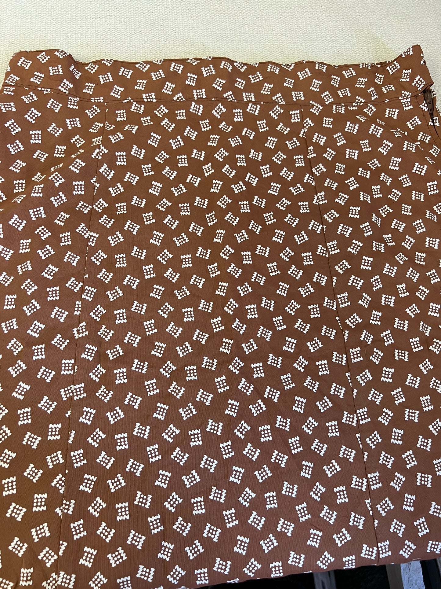 40s Novelty Print Brown and White Slit Hem Skirt