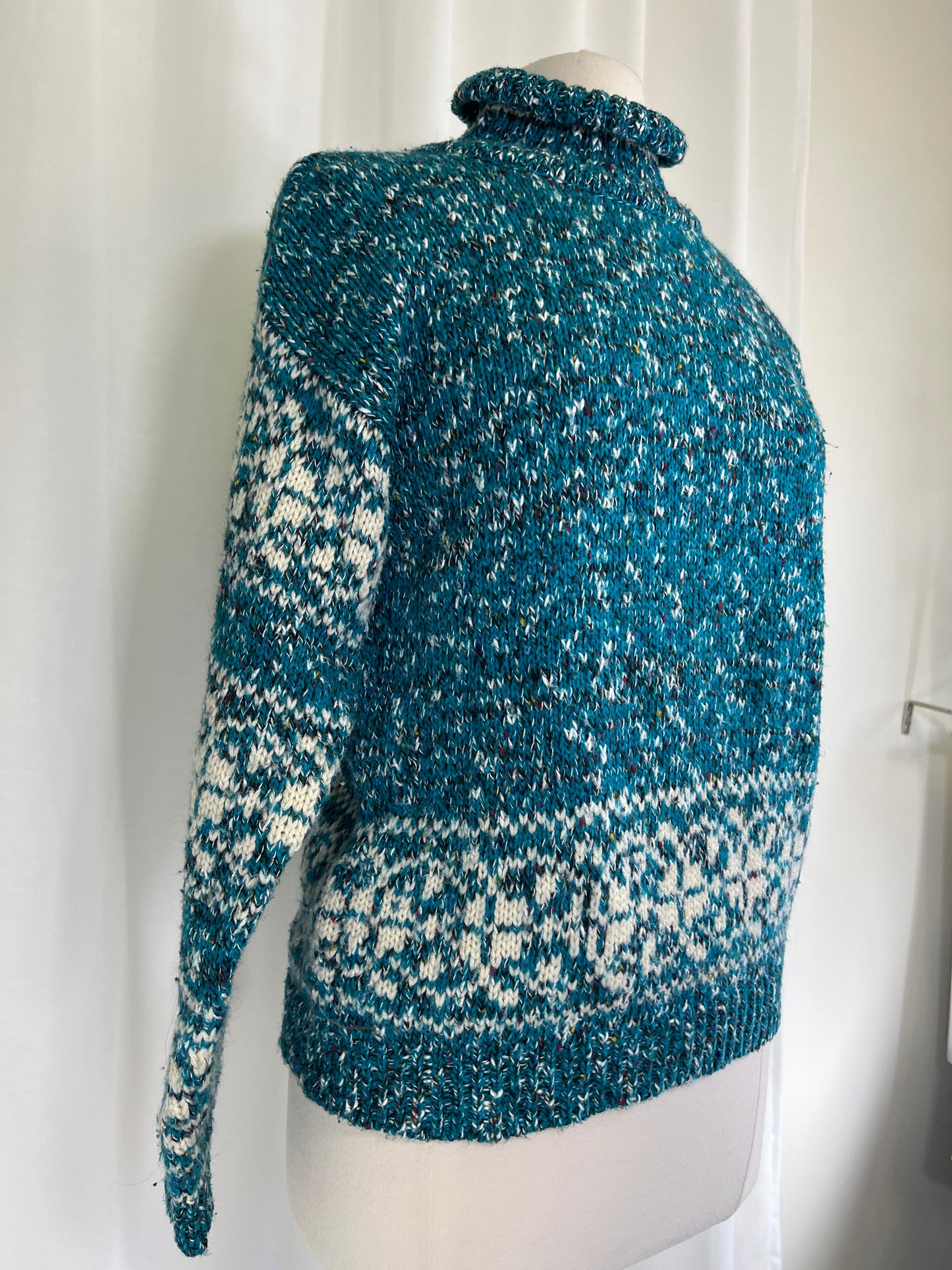 80s Ivy Blue and White Patterned Sweater