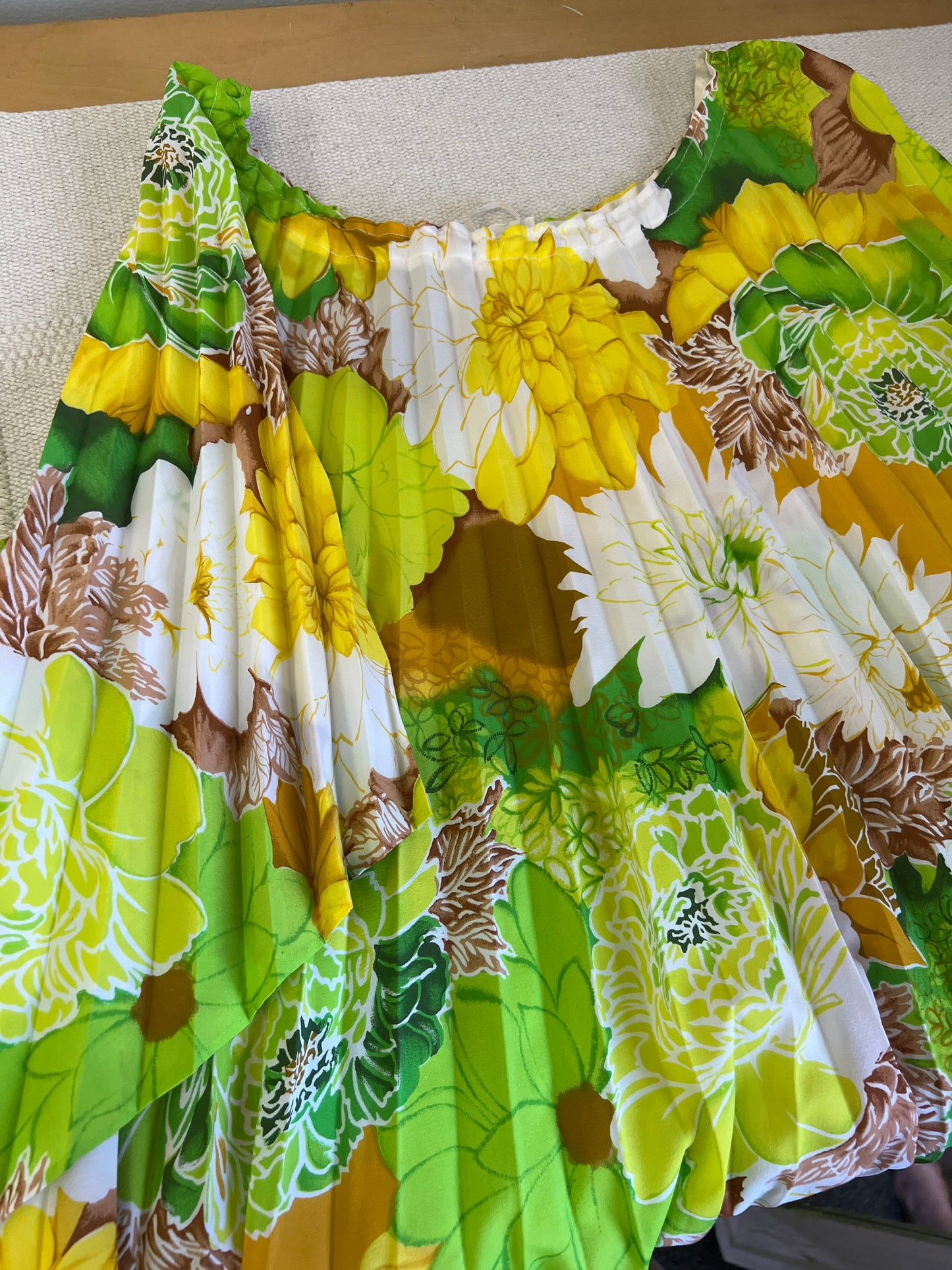 70s Hawaiian Print Pleated Kaftan Maxi