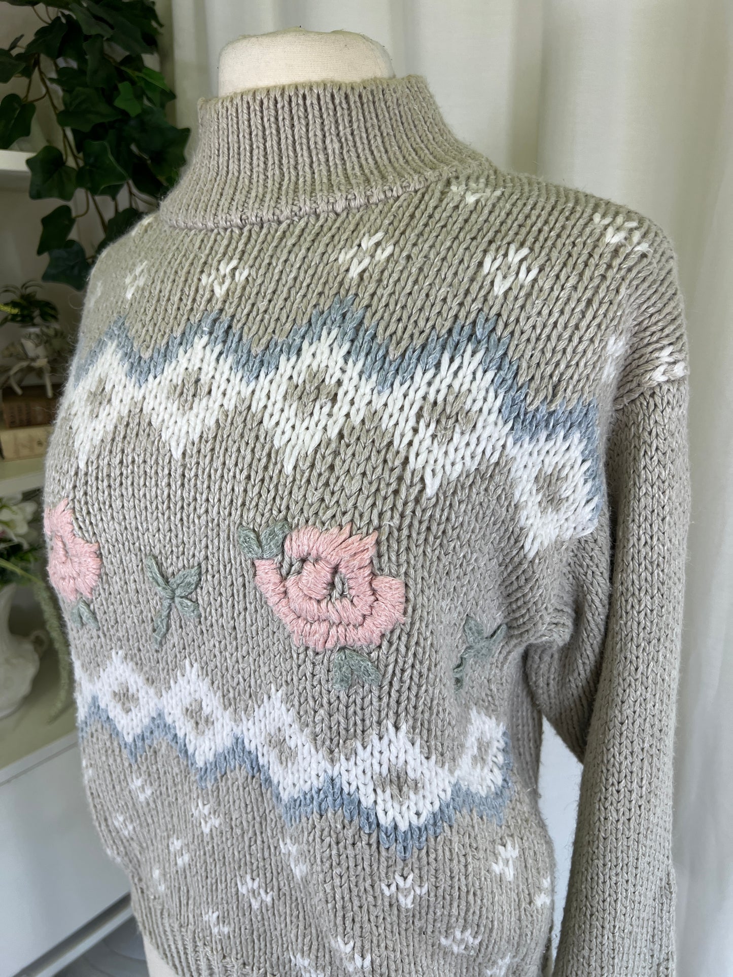 80s Currants Rose Patterned Sweater