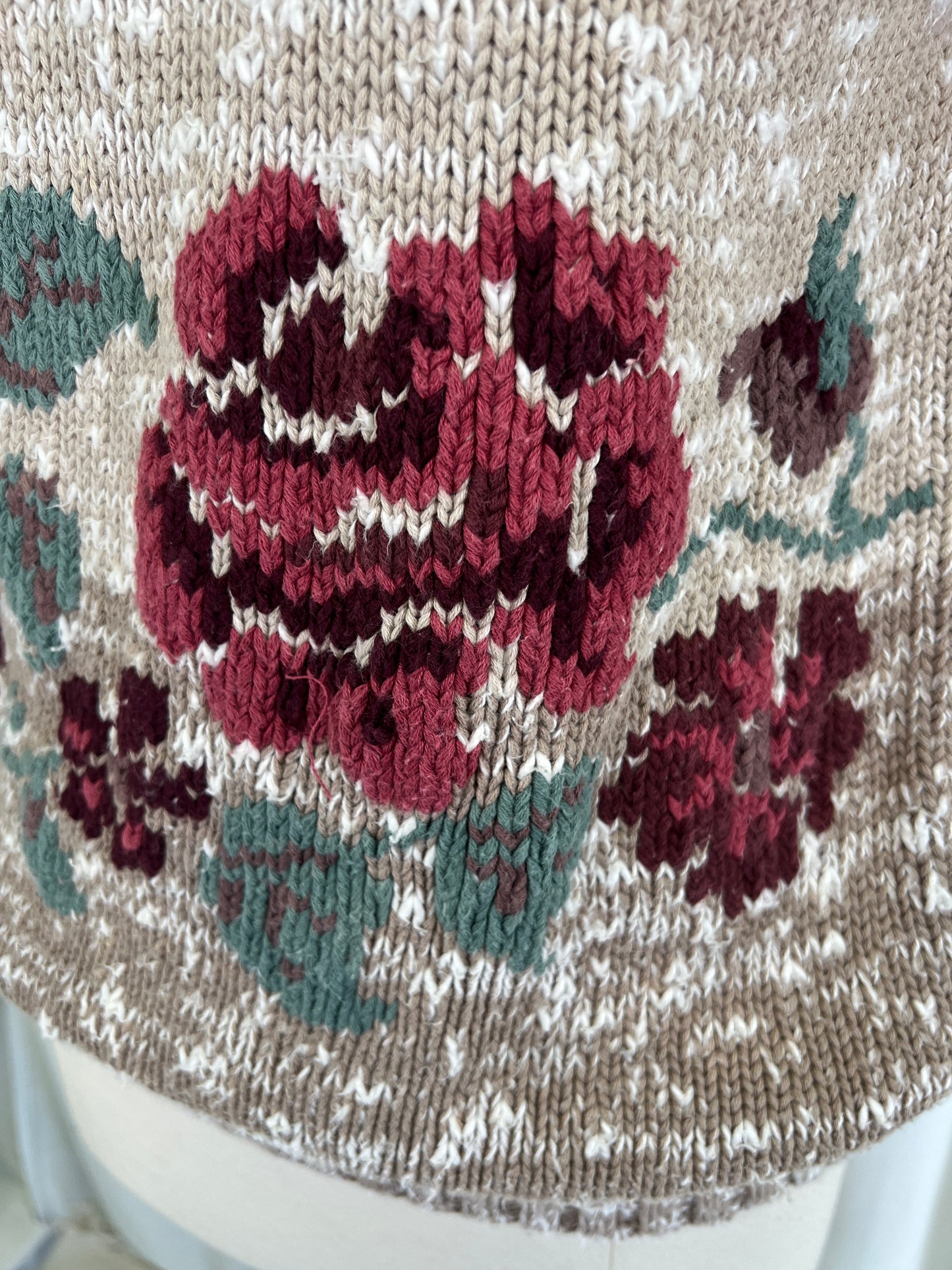 90s Eddie Bauer Cream and Red Roses Patterned Sweater