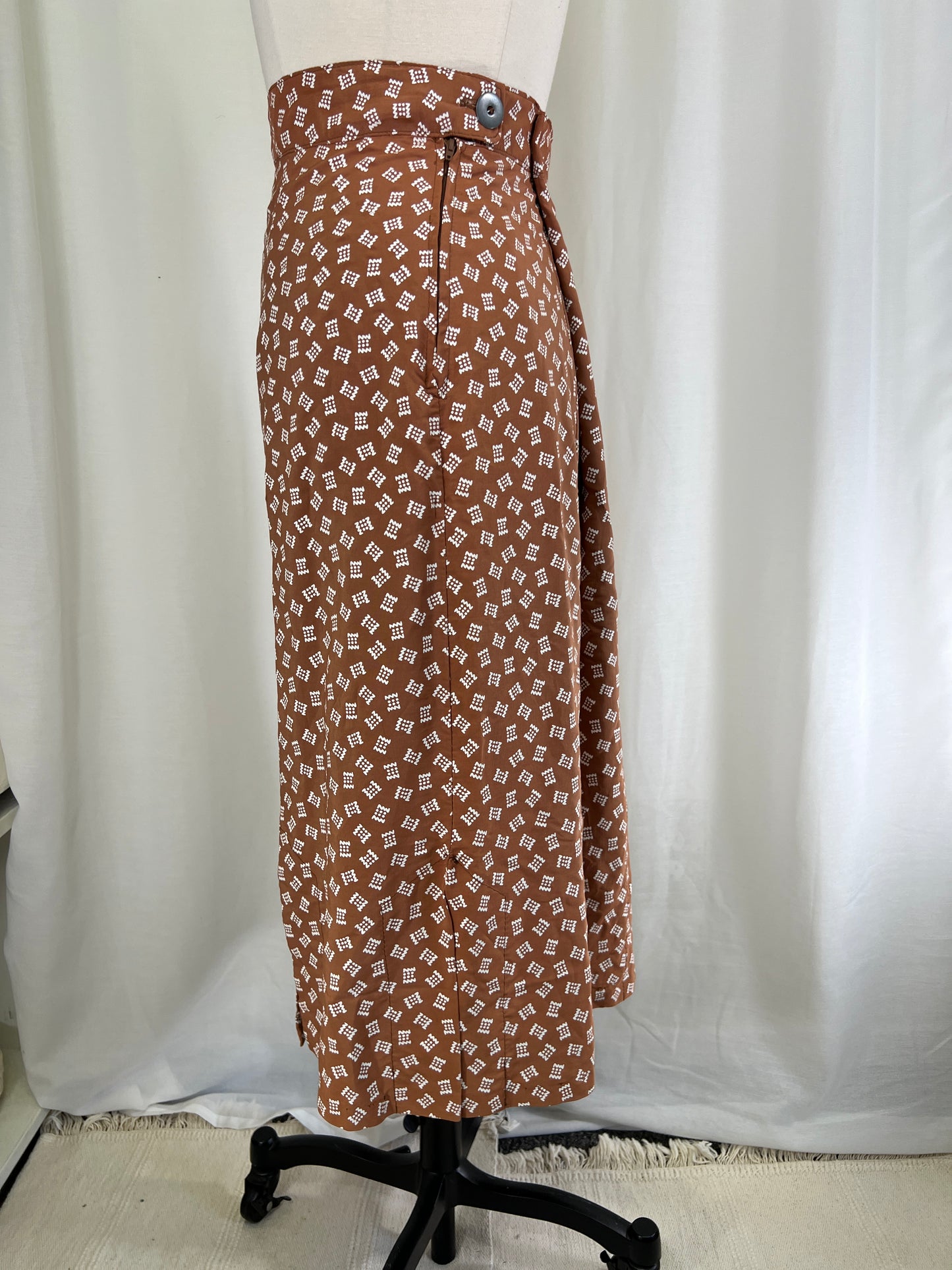 40s Novelty Print Brown and White Slit Hem Skirt