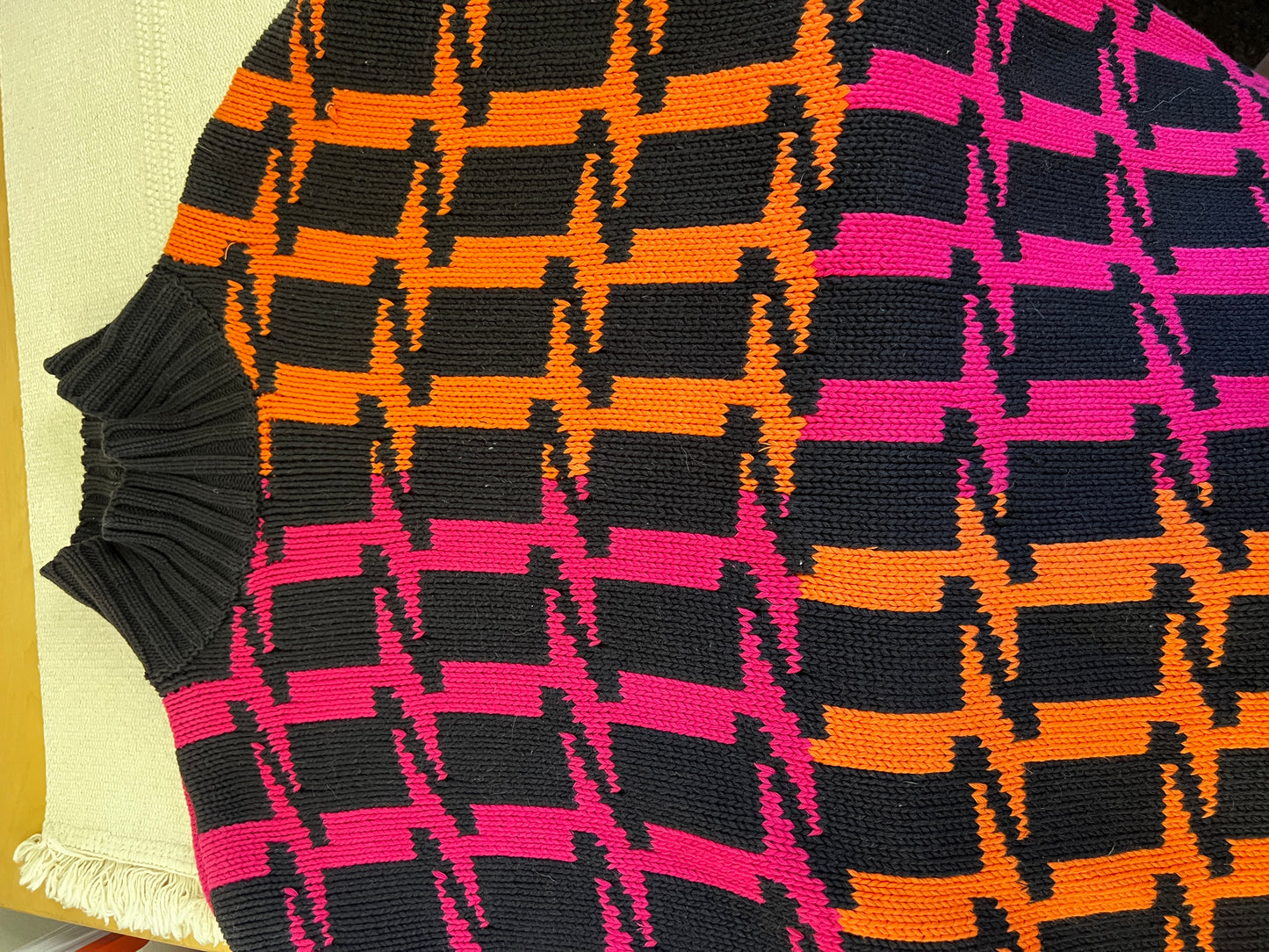 80s New Frontier Neon Orange and Pink Alternating Houndstooth Sweater