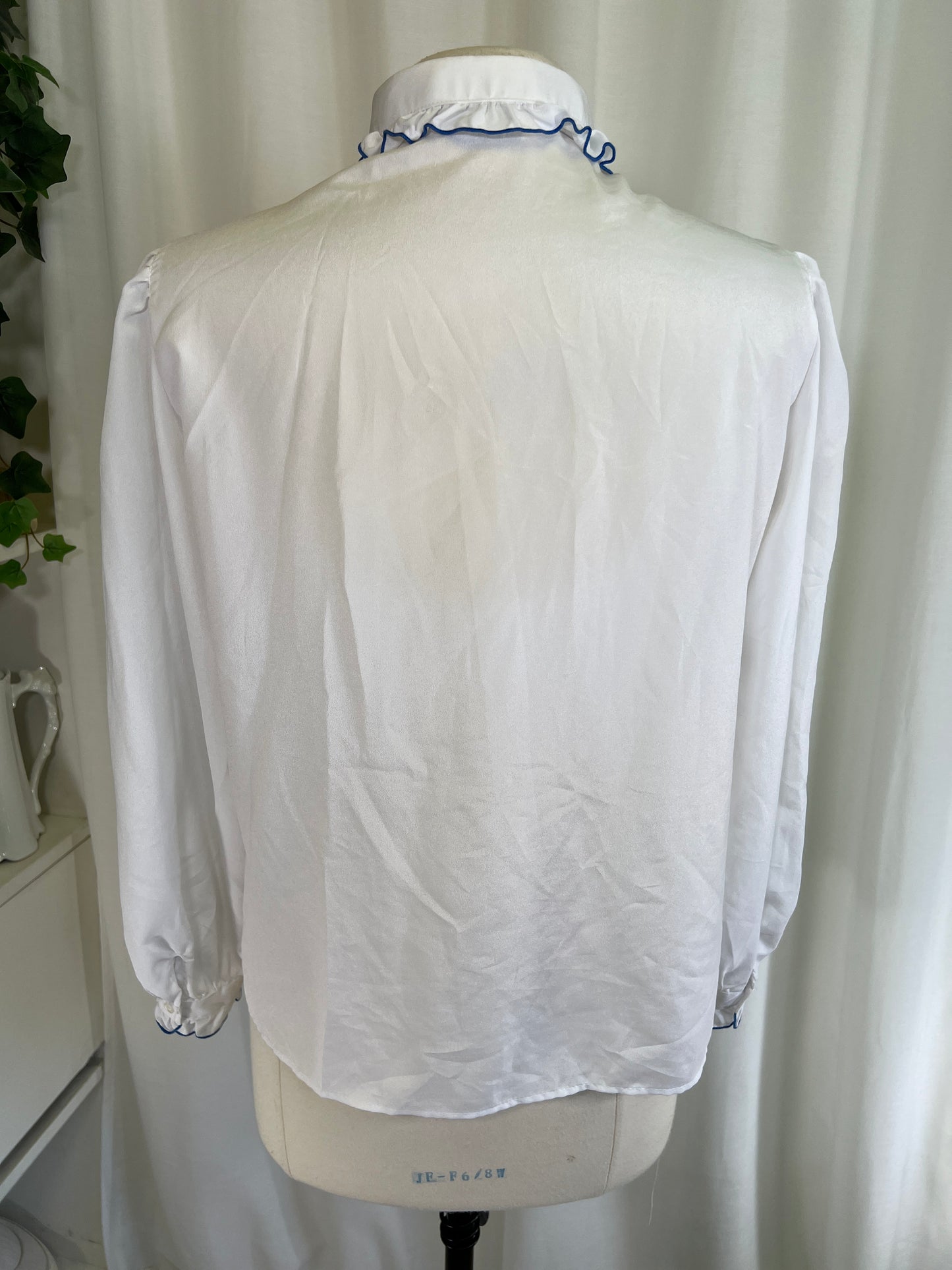 70s Schrader Sport Petites White With Blue Trim Blouse