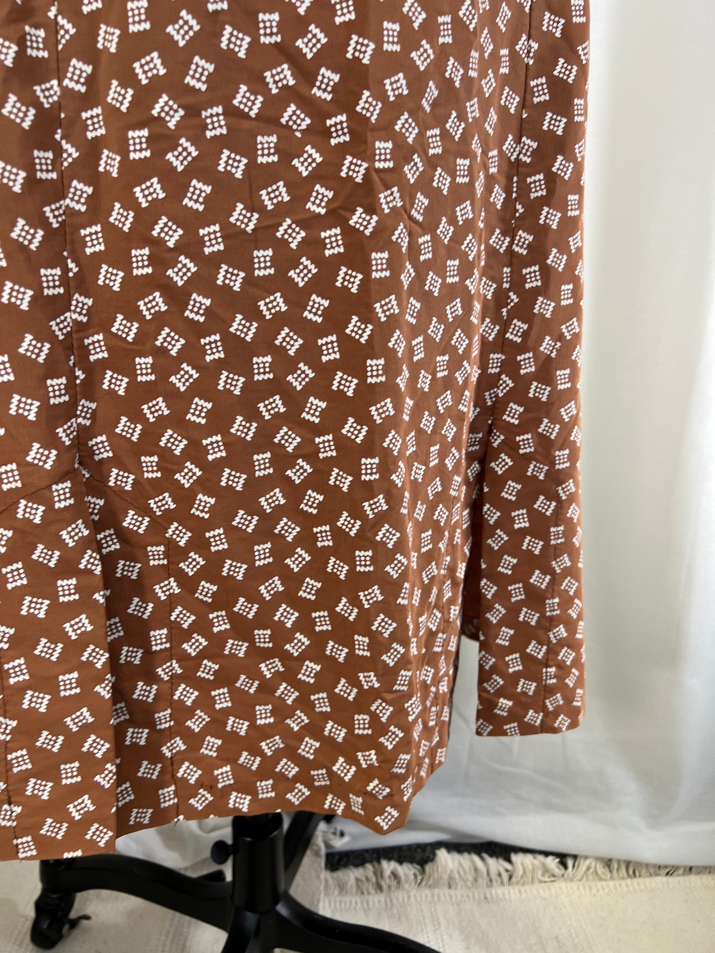 40s Novelty Print Brown and White Slit Hem Skirt