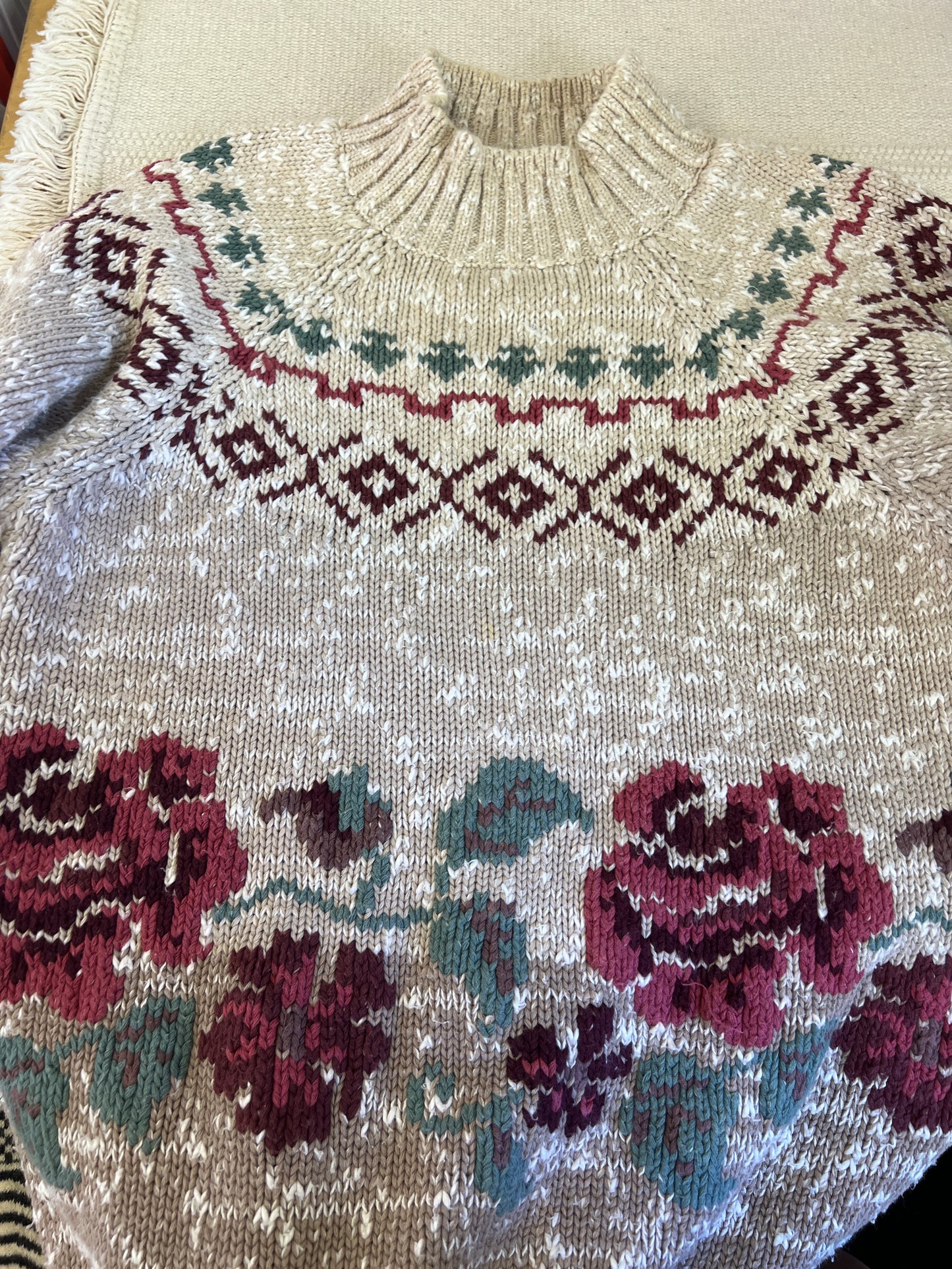 90s Eddie Bauer Cream and Red Roses Patterned Sweater