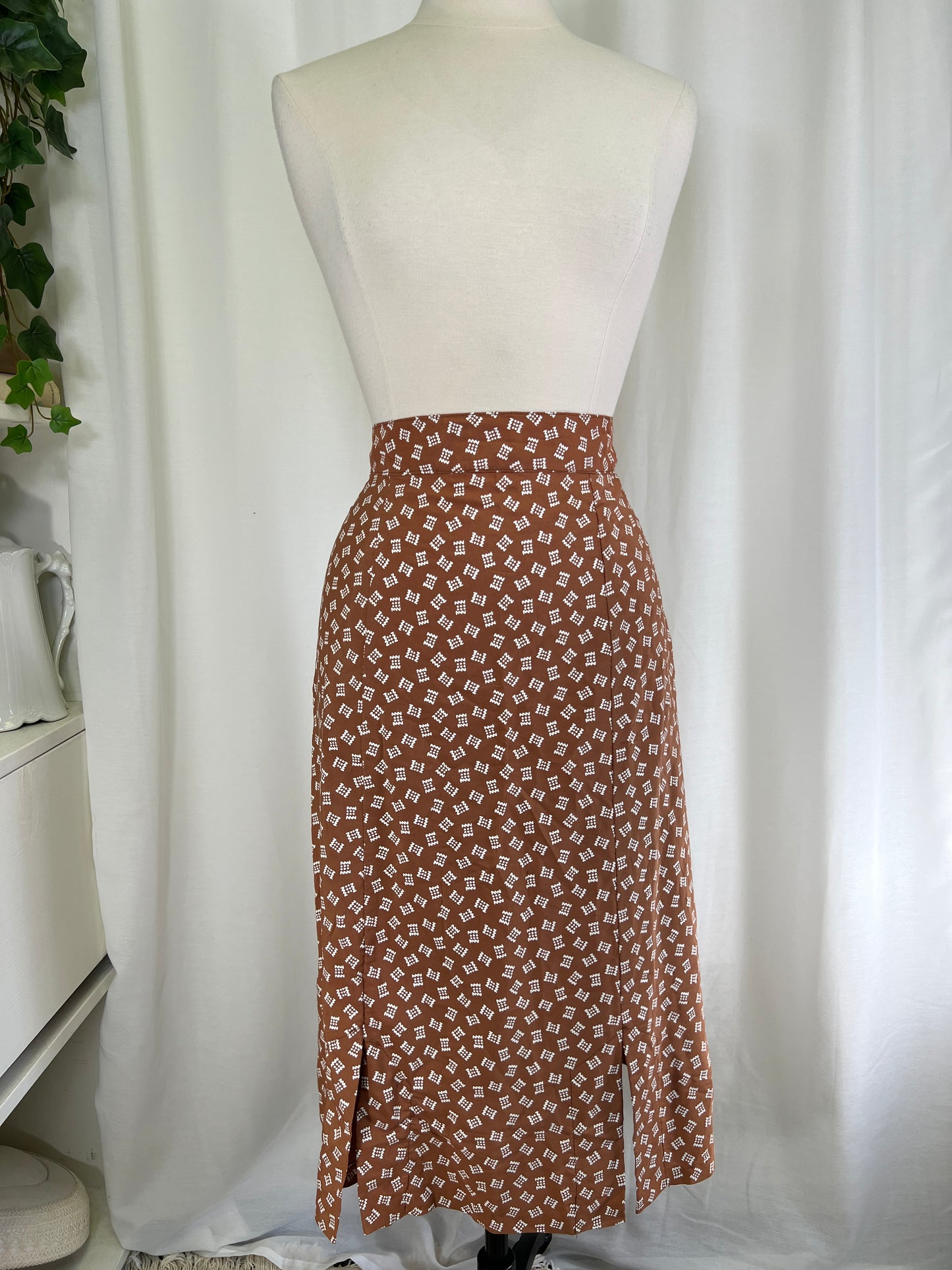 40s Novelty Print Brown and White Slit Hem Skirt