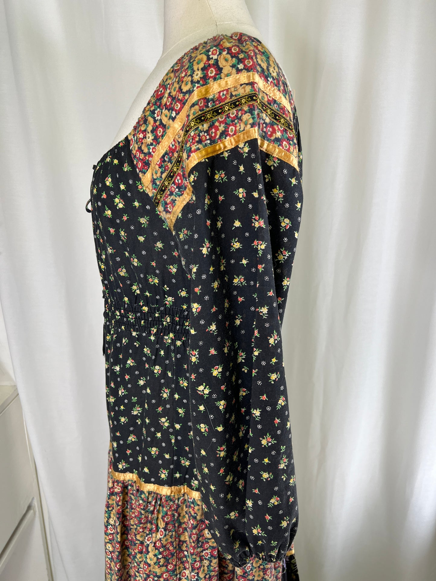 70s Young Edwardian Ditzy Floral Pattern Mixed Midi Dress