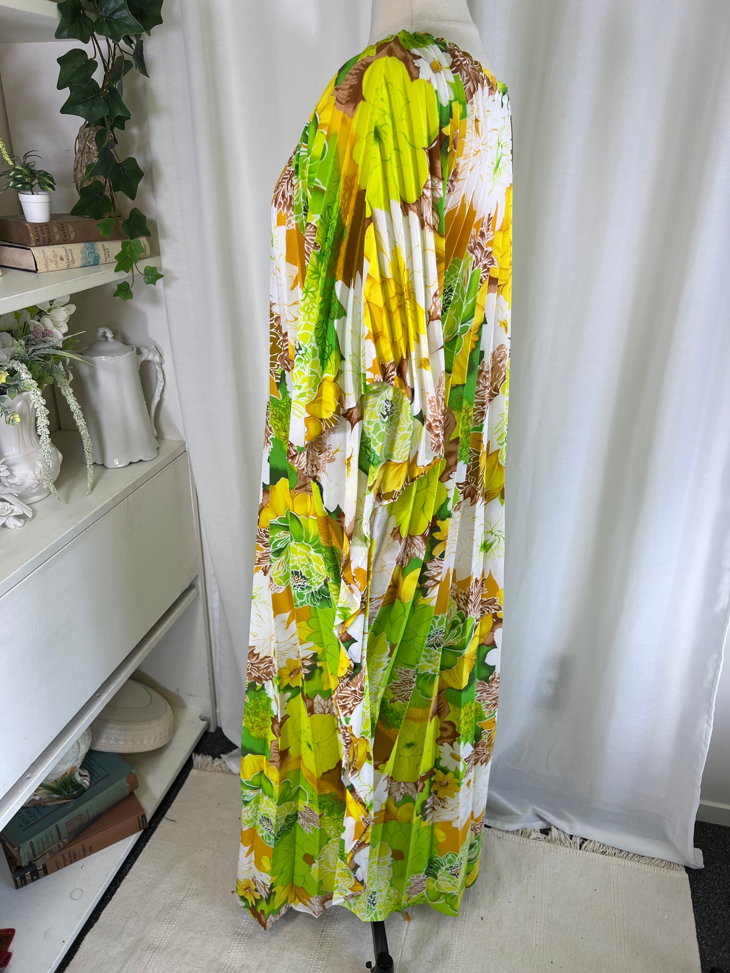 70s Hawaiian Print Pleated Kaftan Maxi