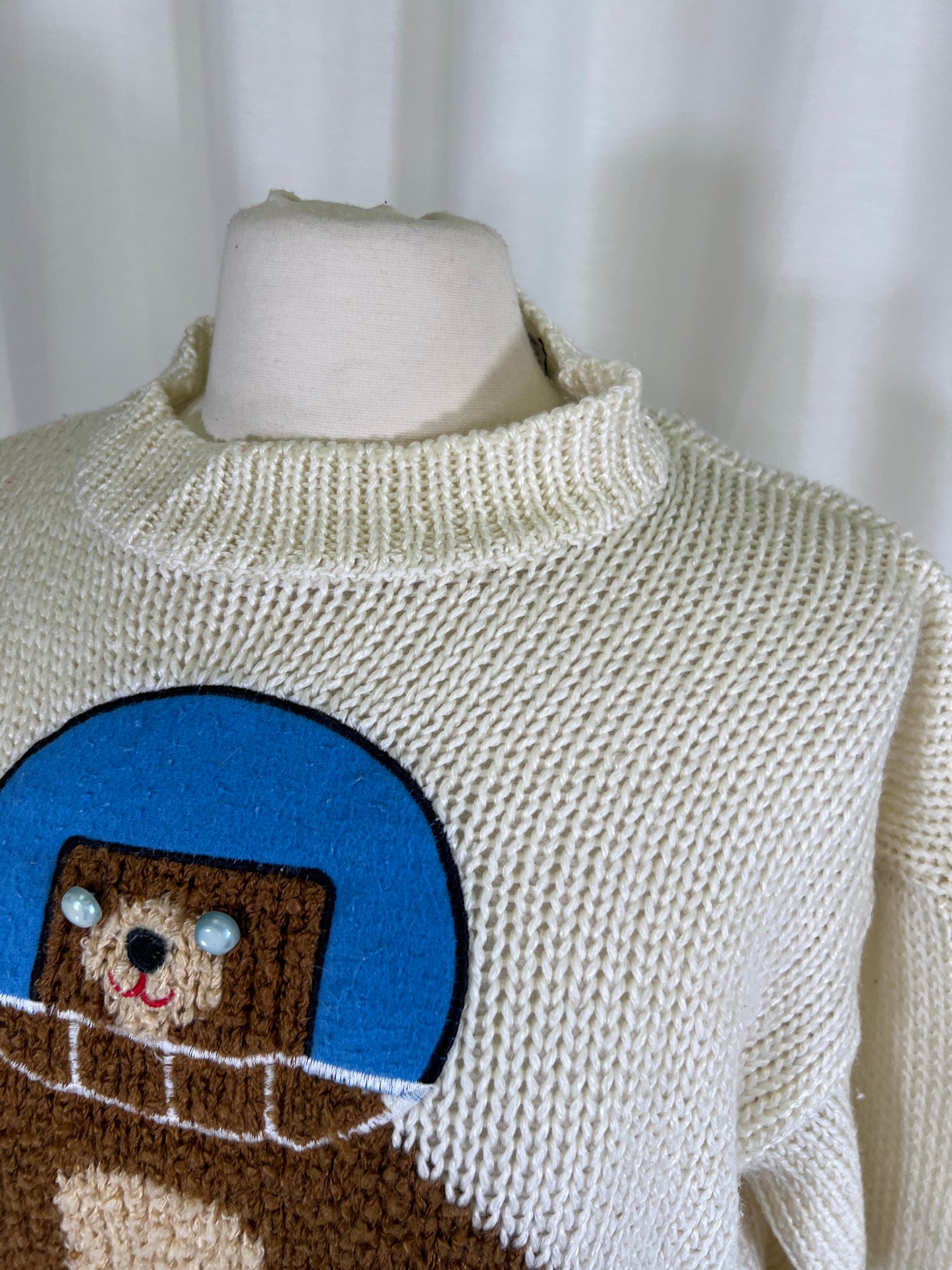 90s Doubloons Football Teddybear Knit Cream Sweater