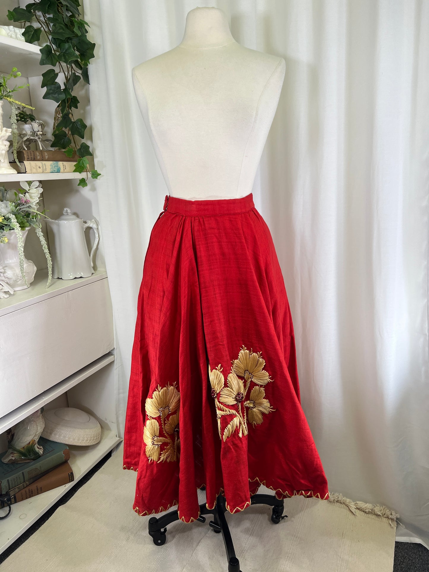 50s Red Mexican Souvenir Raffia Floral Embroidered Circle Skirt