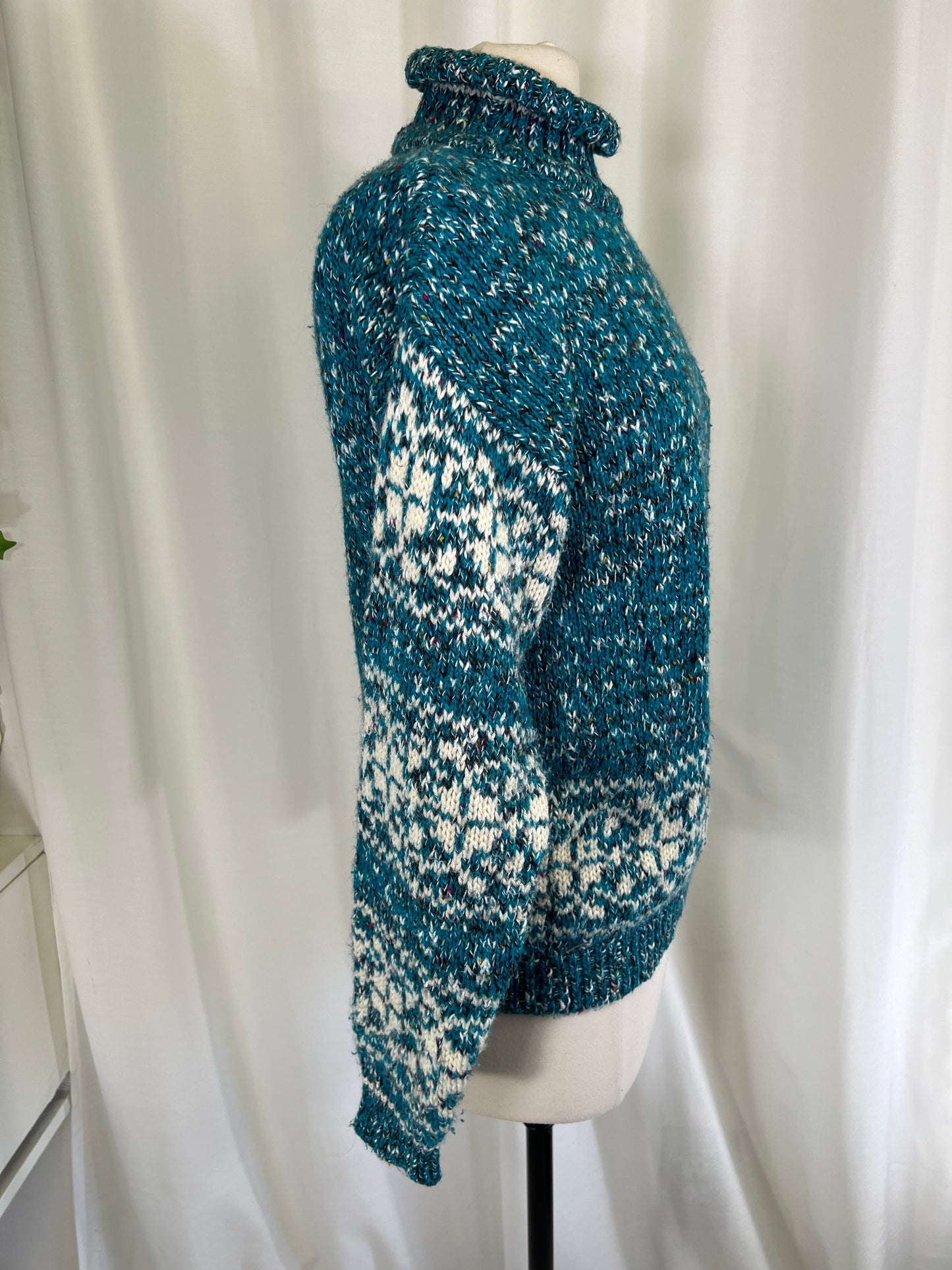 80s Ivy Blue and White Patterned Sweater