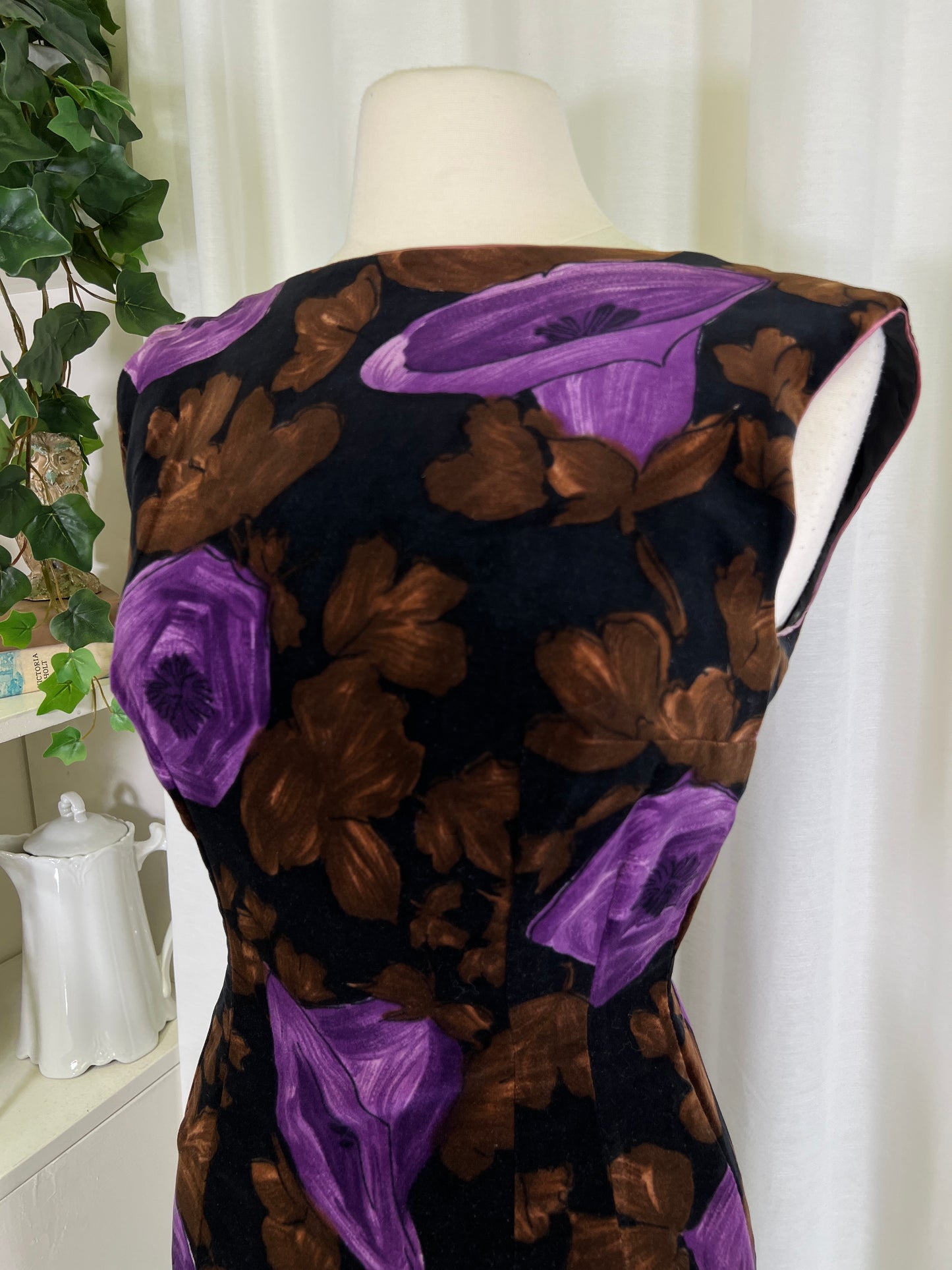 50s Velvet Purple Trumpet Flower Print Wiggle Dress