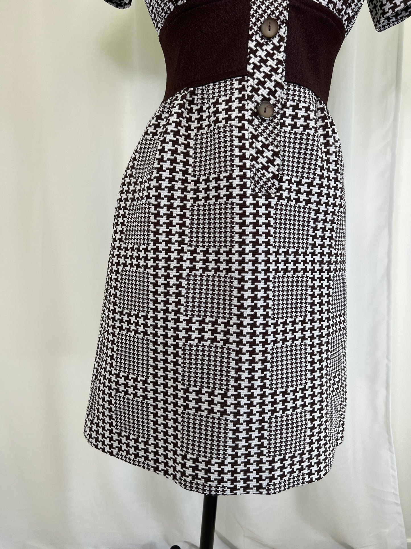 1960's Mod Houndstooth Dagger Collar Dress