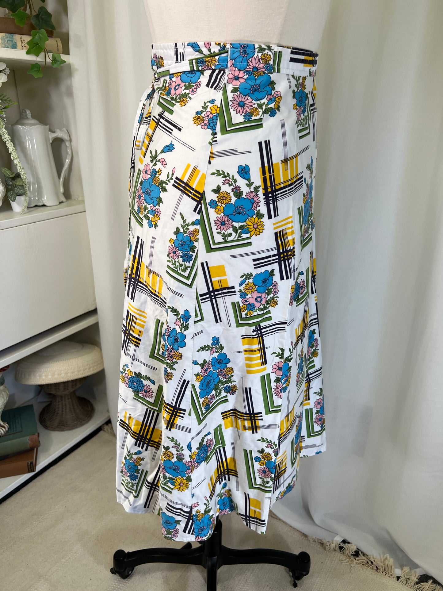 1960's Flowers & Lines Wrap Skirt