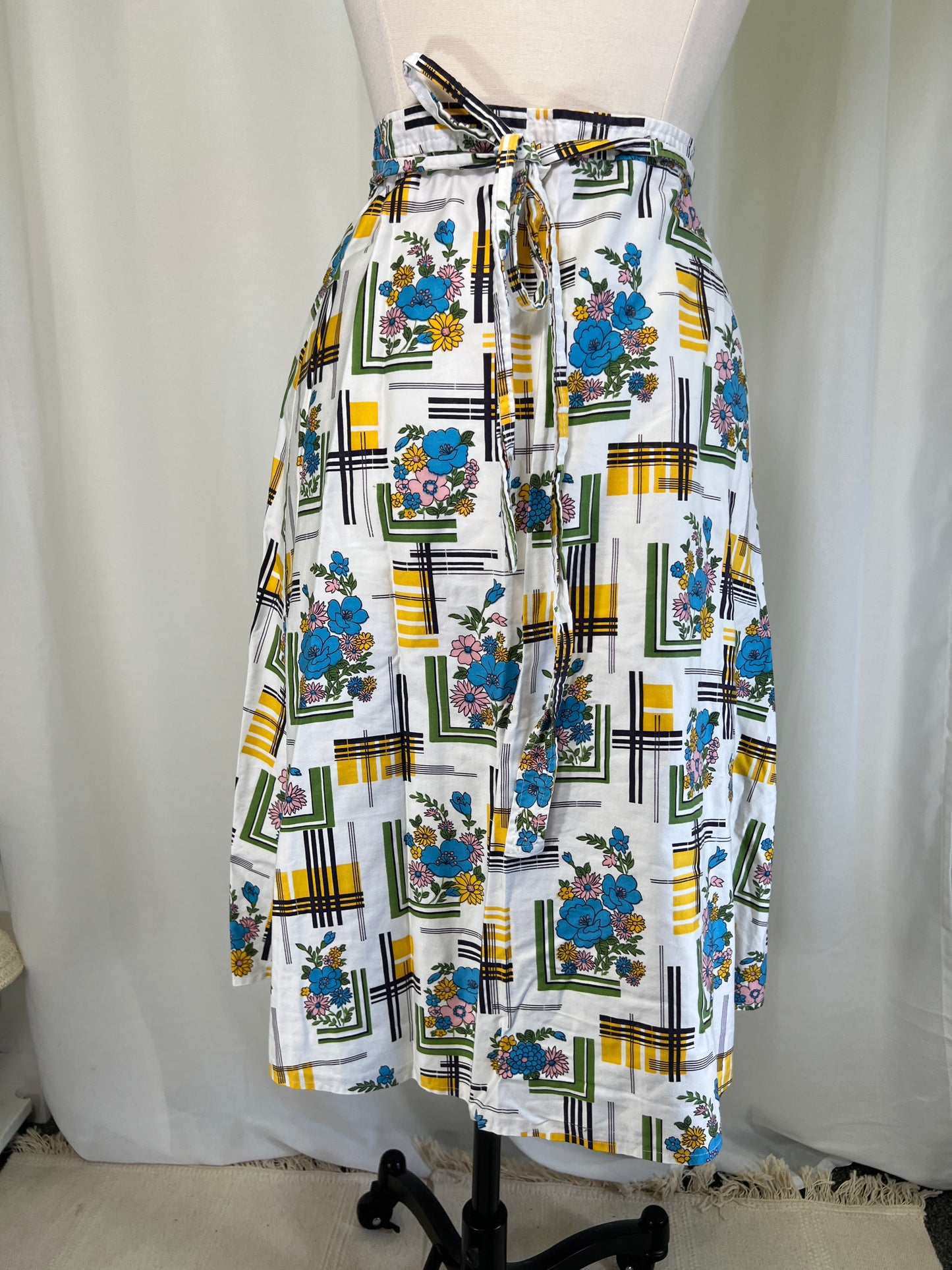 1960's Flowers & Lines Wrap Skirt