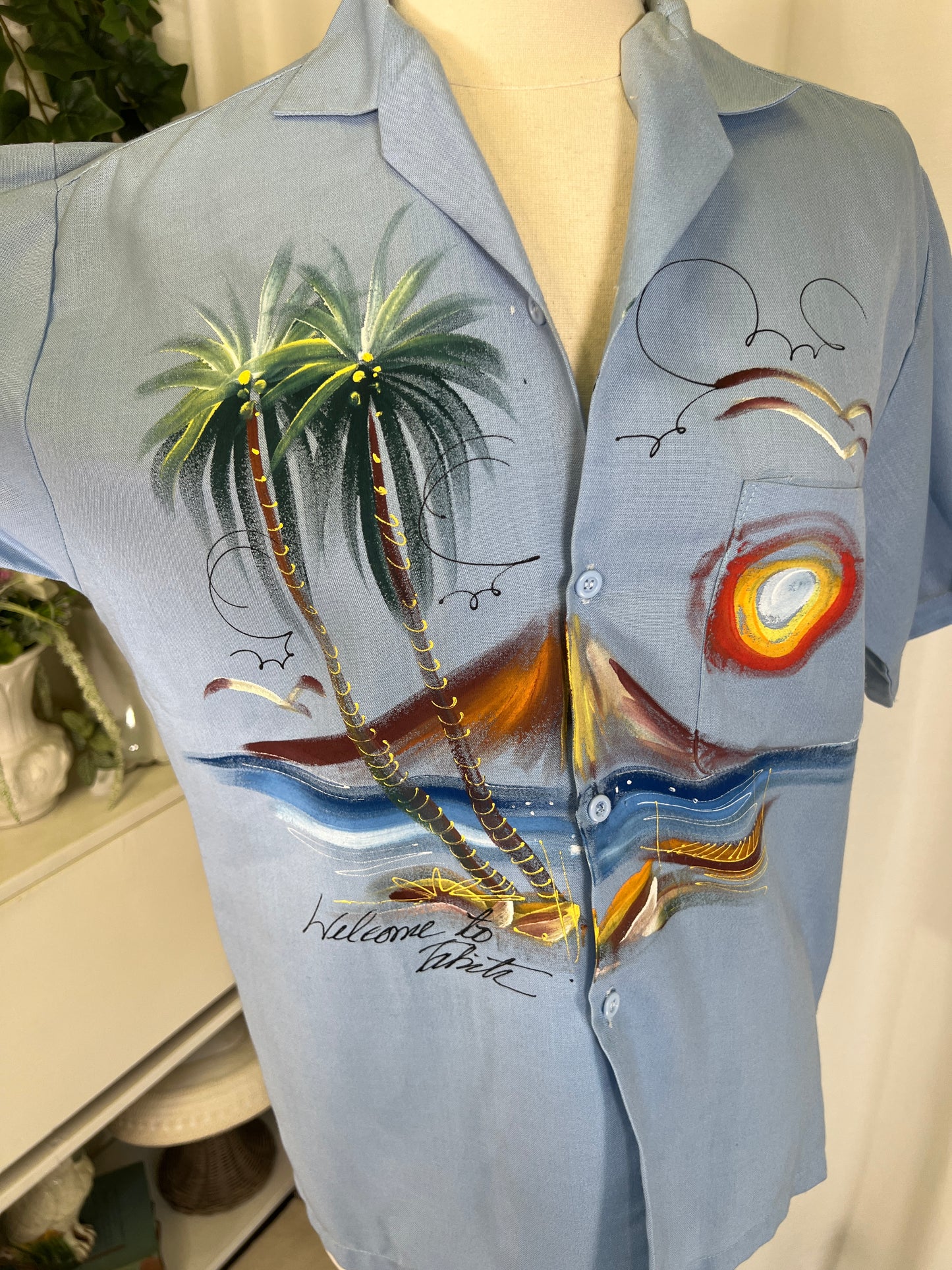 1980s Hand Painted Tahiti Palm Tree Scene Souvenir Button Up