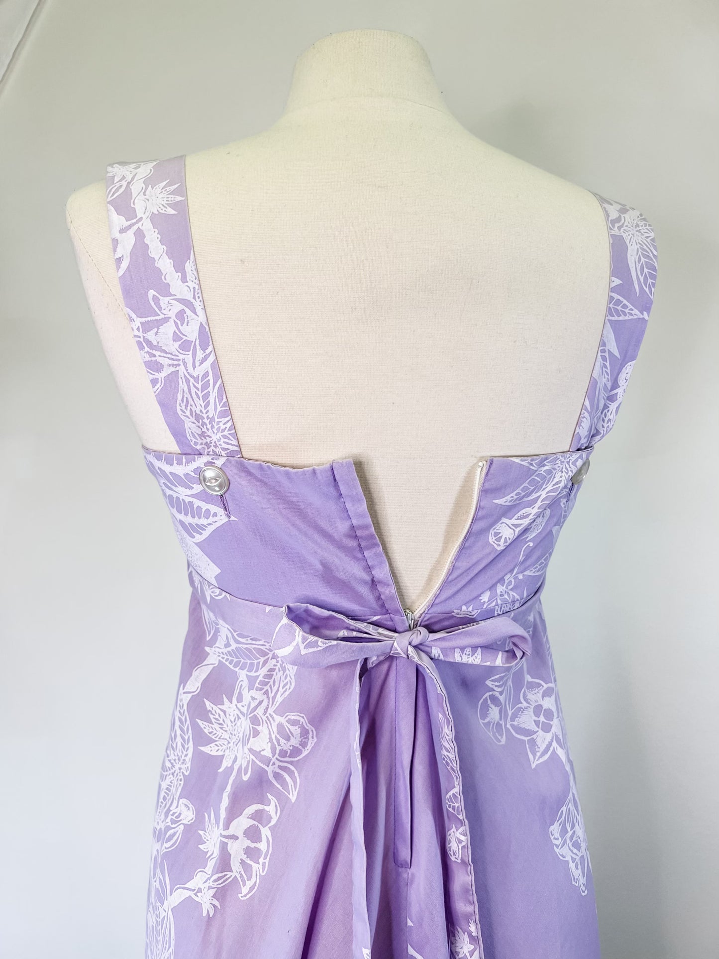 70s Lace Front Tahiti Imports Hawaiian Print Purple Gown