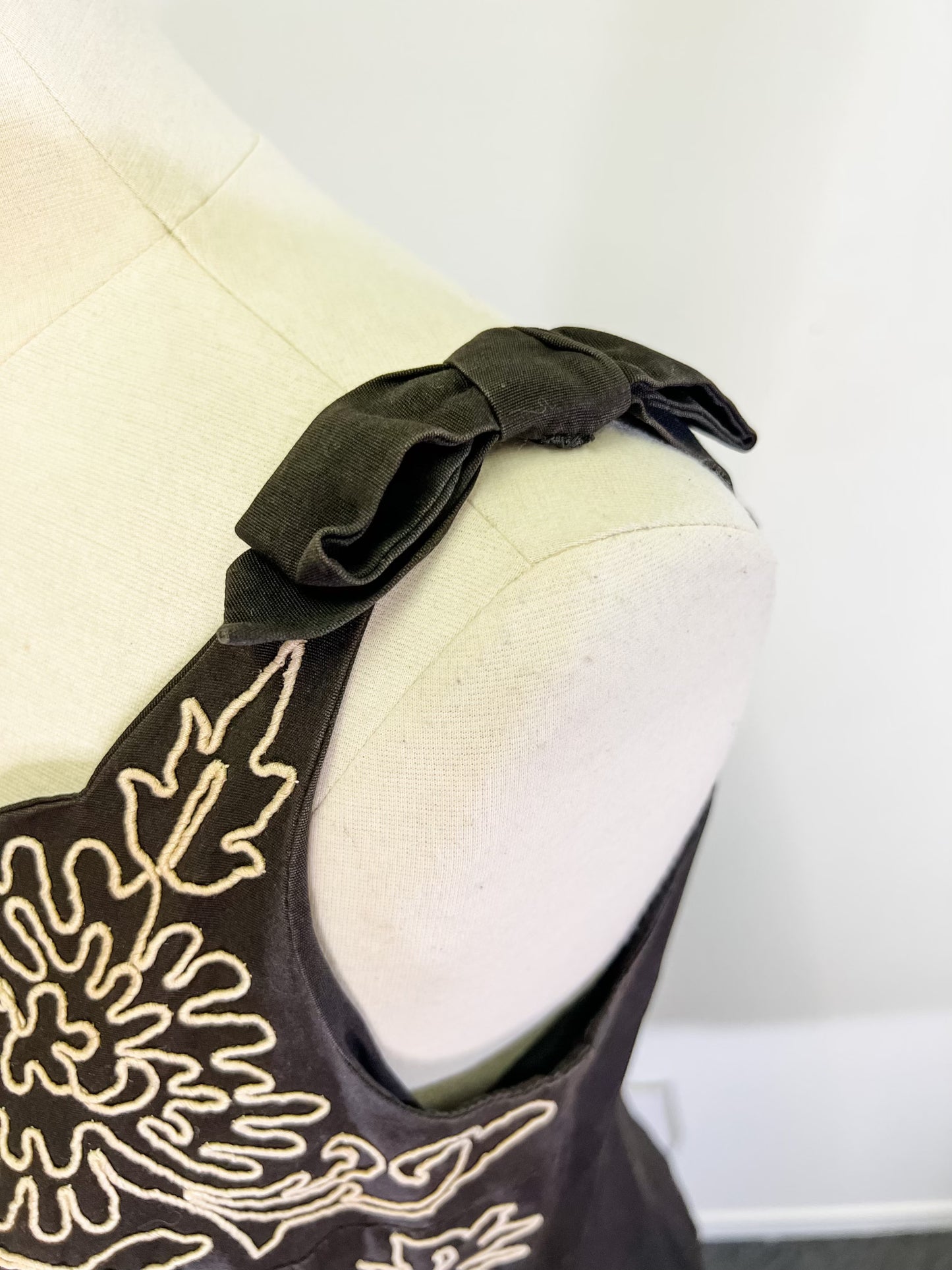 50s Black and White Embroidered Wiggle Dress